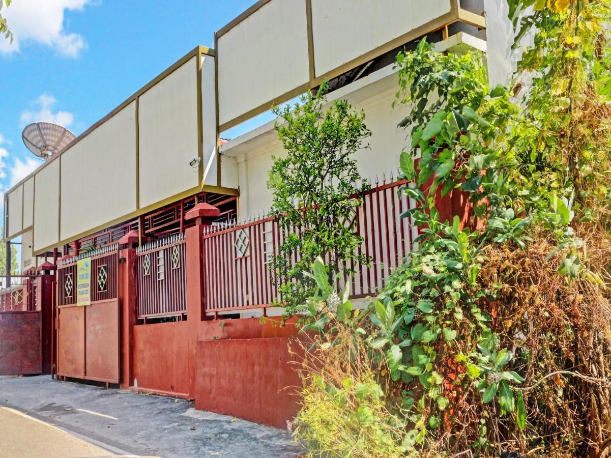 Oyo 91416 Puri 88 Homestay Kupang  Exteriör bild