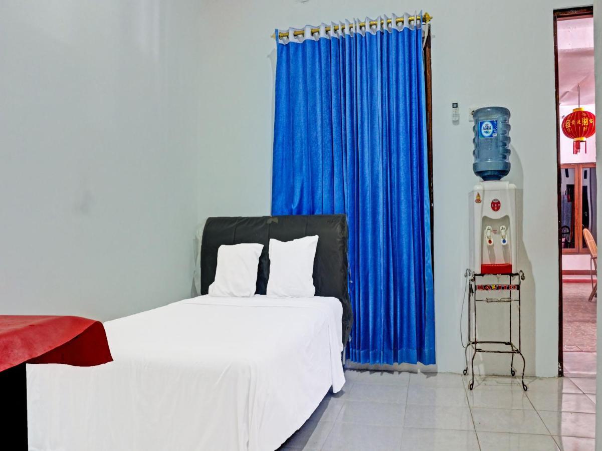 Oyo 91416 Puri 88 Homestay Kupang  Exteriör bild