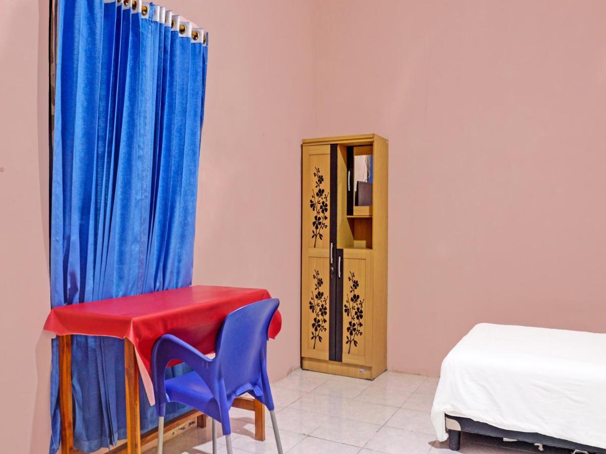 Oyo 91416 Puri 88 Homestay Kupang  Exteriör bild