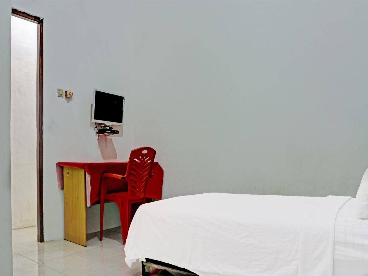 Oyo 91416 Puri 88 Homestay Kupang  Exteriör bild